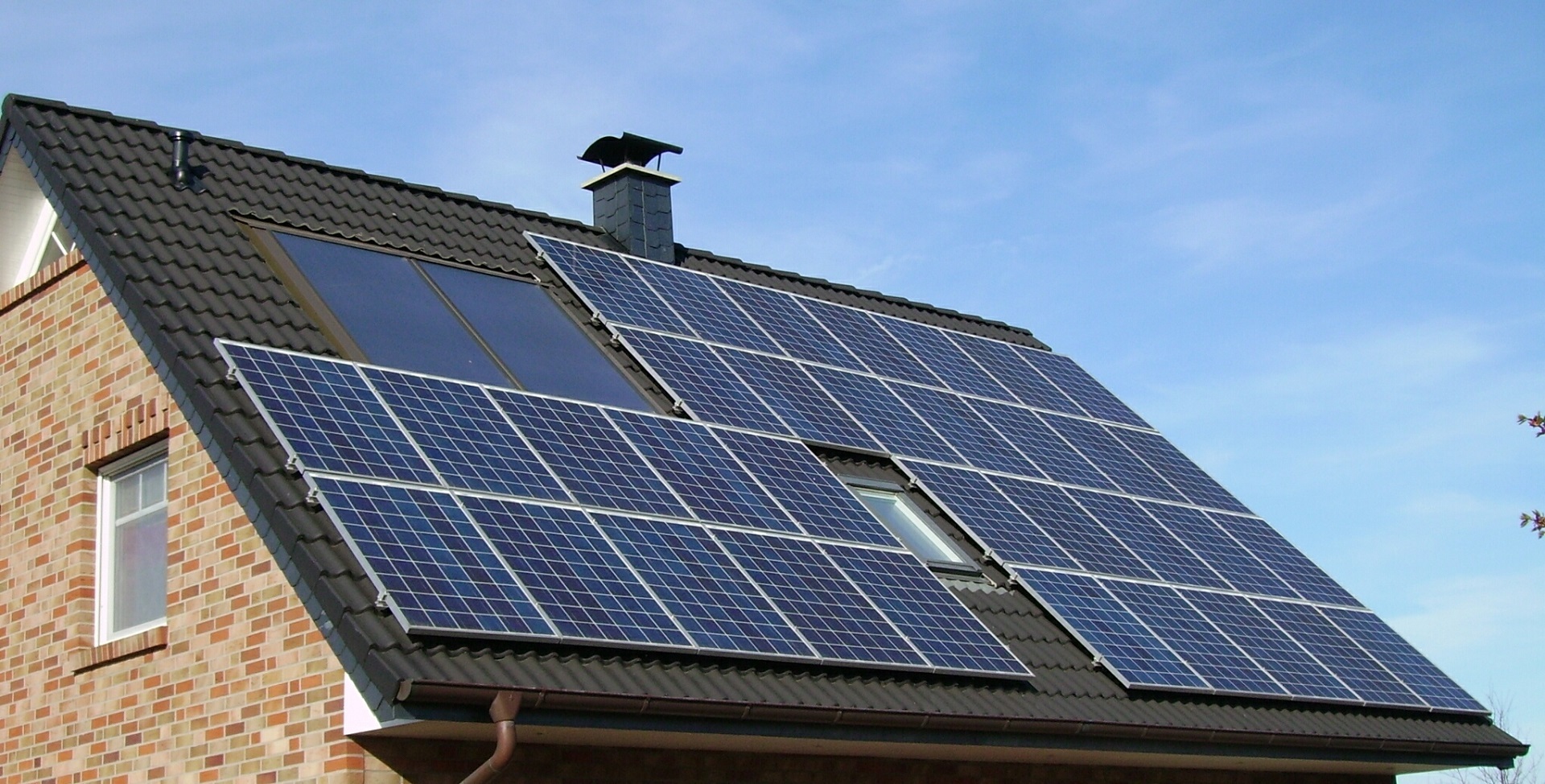 Ampere Energy y Grupo JAB impulsan el autoconsumo solar con baterías